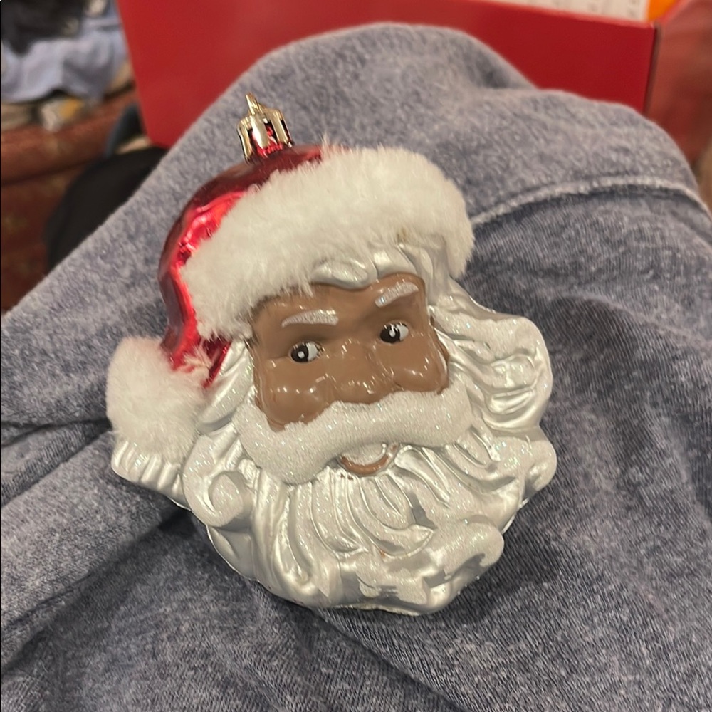 Santa Claus Christmas Ornament - Picture 2 of 3